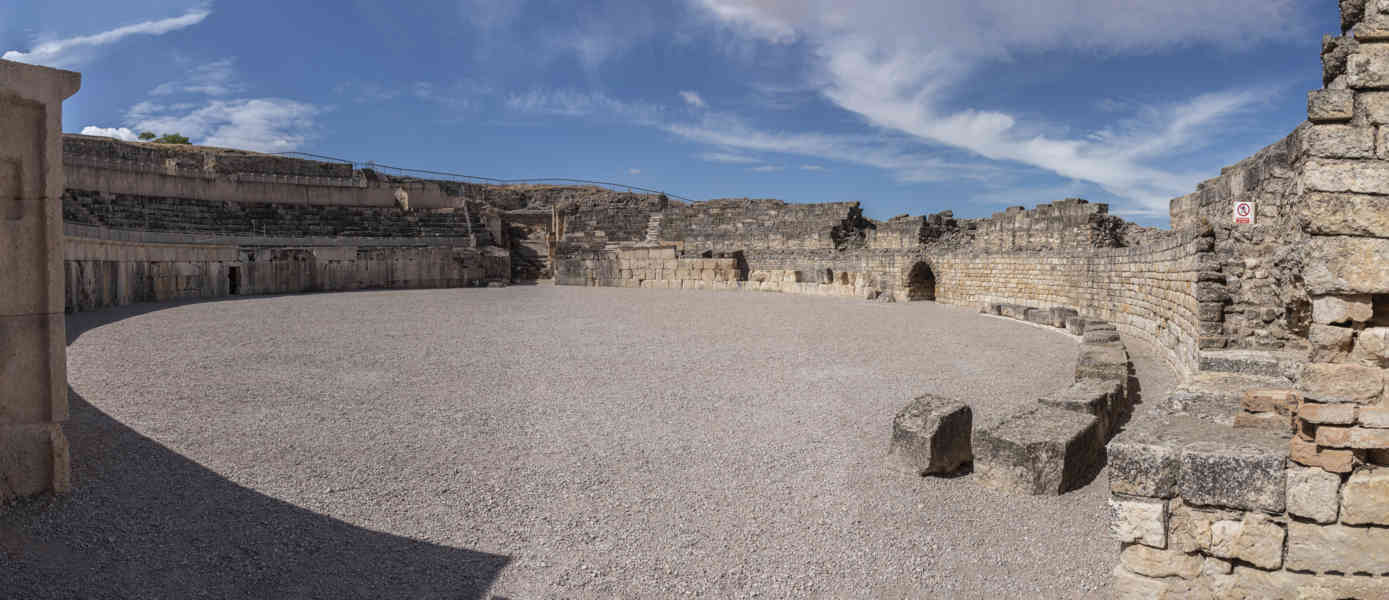 Cuenca - Saelices - parque arqueológico de Segóbriga 03 - Anfiteatro.jpg